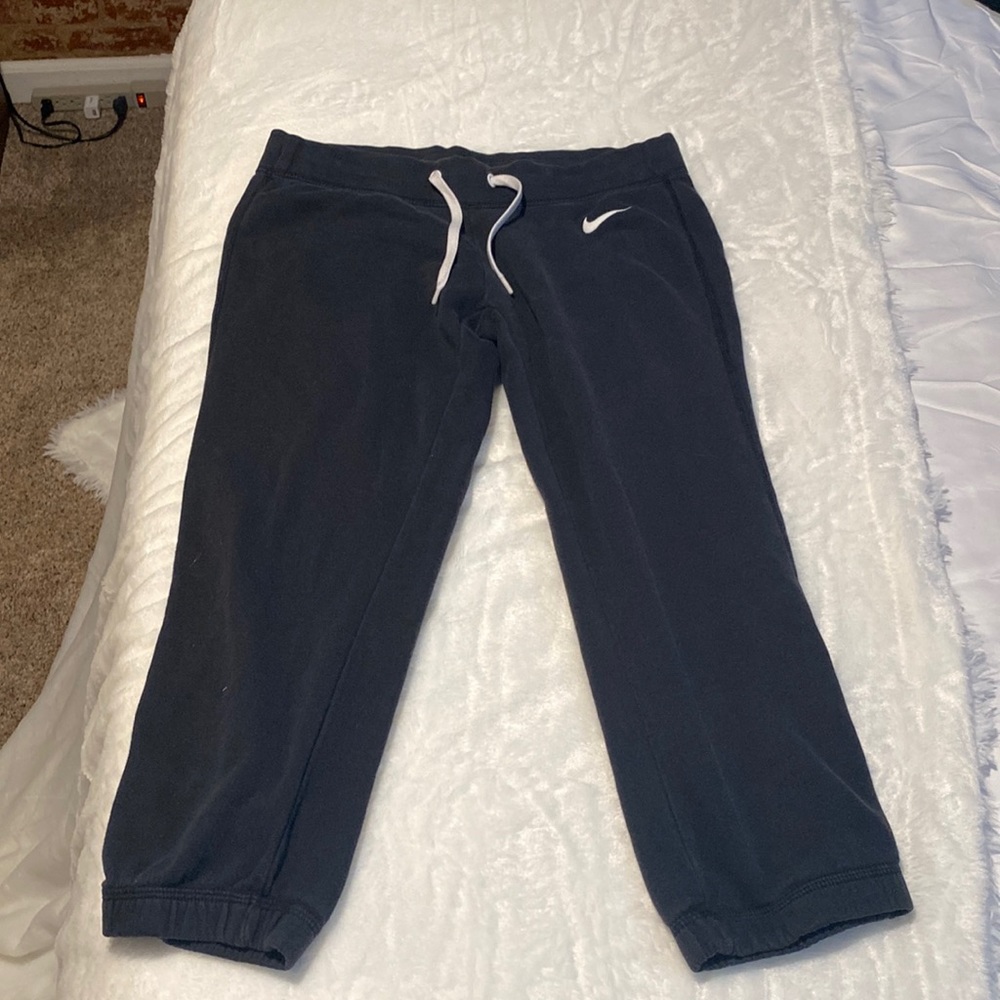Nike quarter length joggers- small